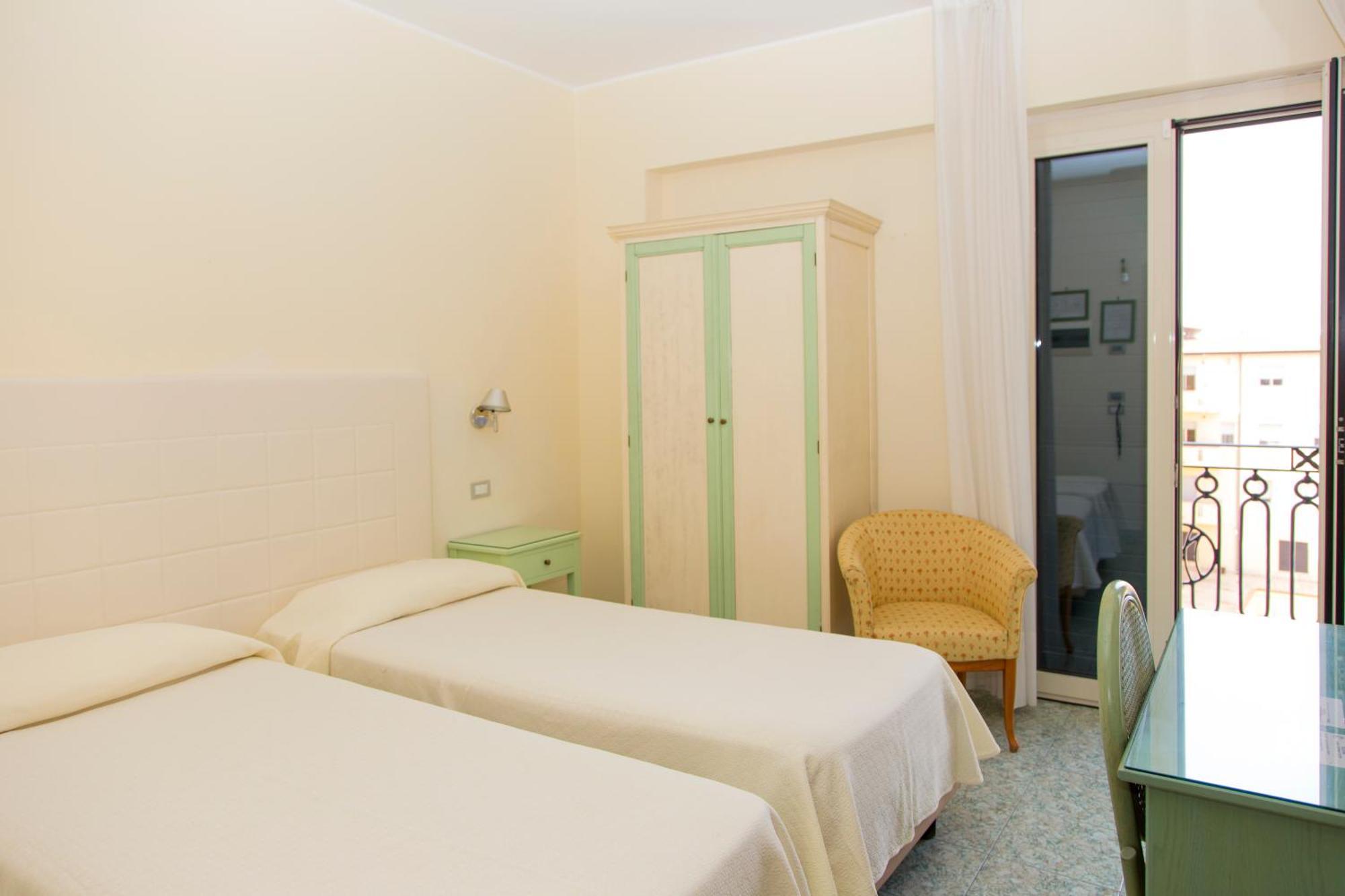 Hotel Il Mulino Capo dʼOrlando Exterior foto
